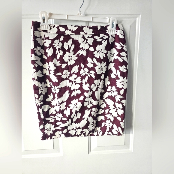 Loft skirt - Picture 1 of 4